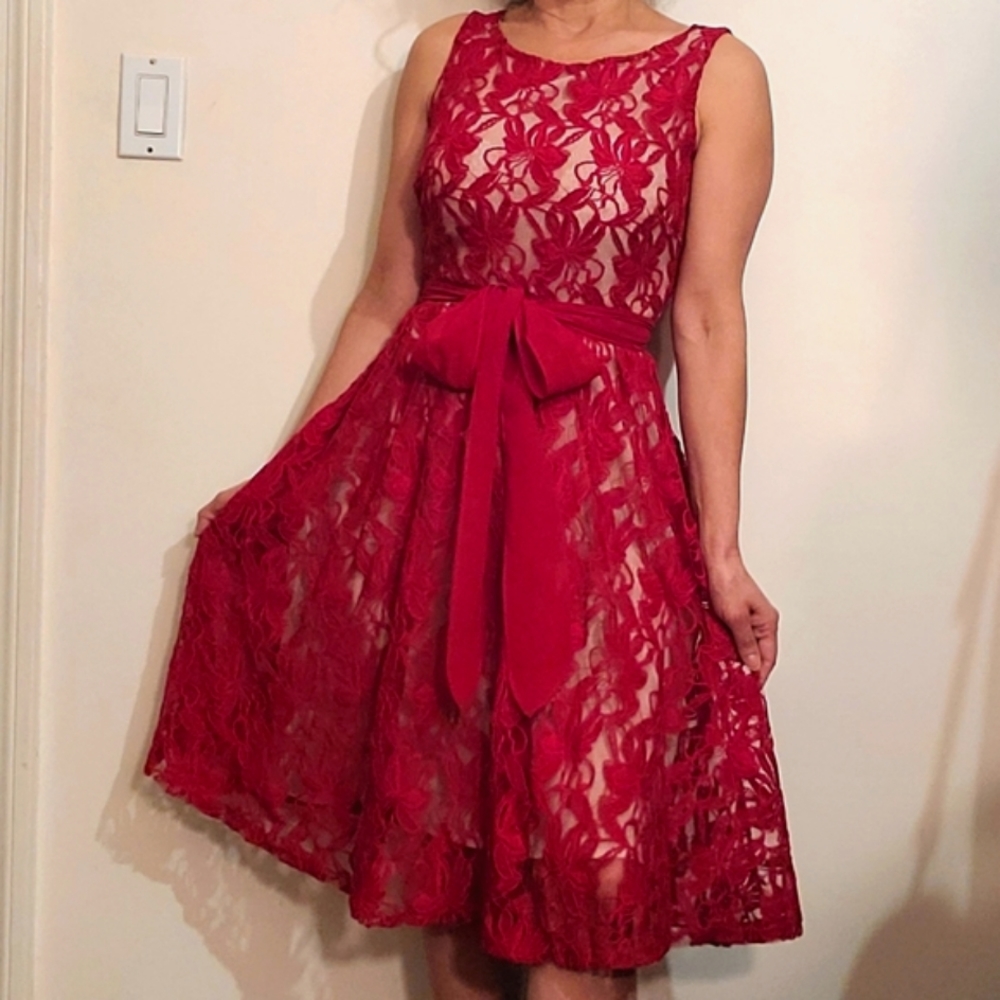Danny and Nicole red lace dress - Picture 9 of 9